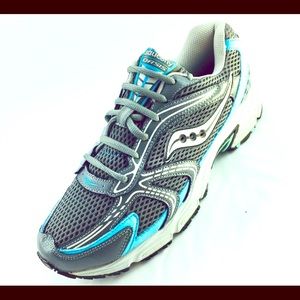 Saucony GRYD OASYS Size 8.5 EUC